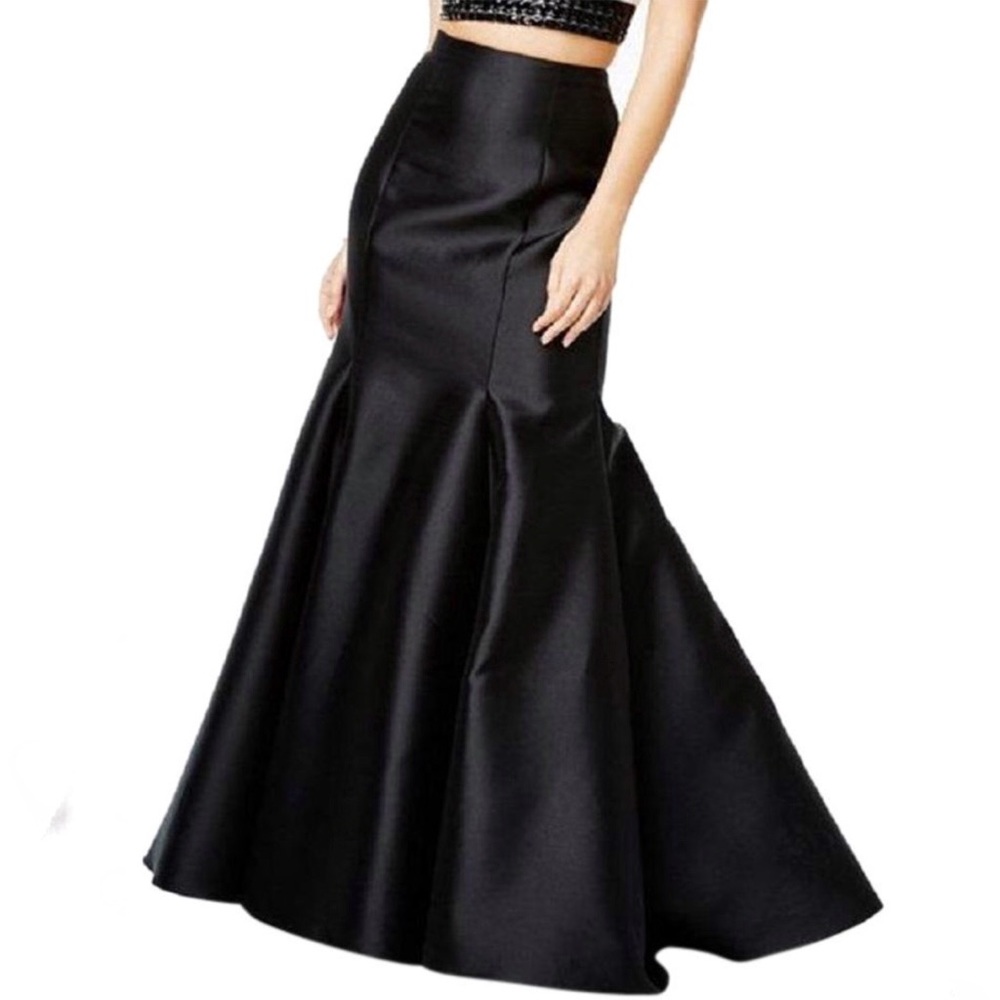 Maxi Mermaid Style Skirt NWT sz 7/8
